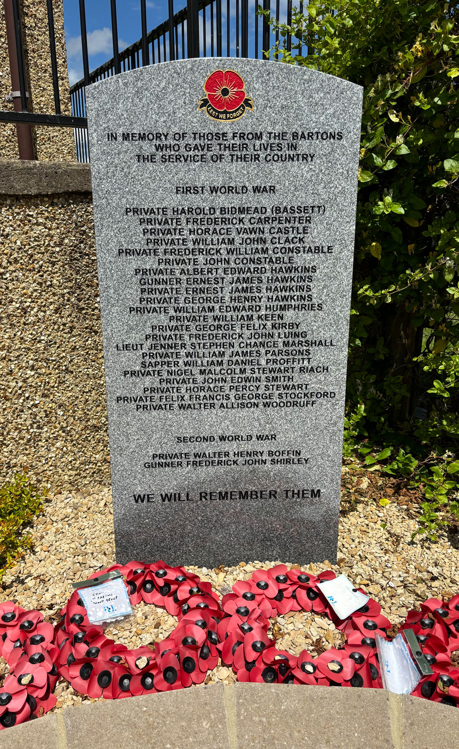 Barton War Memorial - All that lost there lives in the first and secound world war